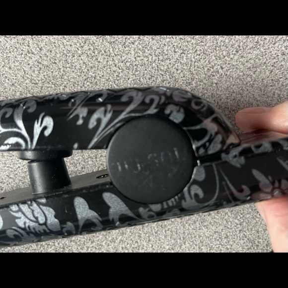 Jeegol Floral Damask Hair Straightener - Picture 6 of 8